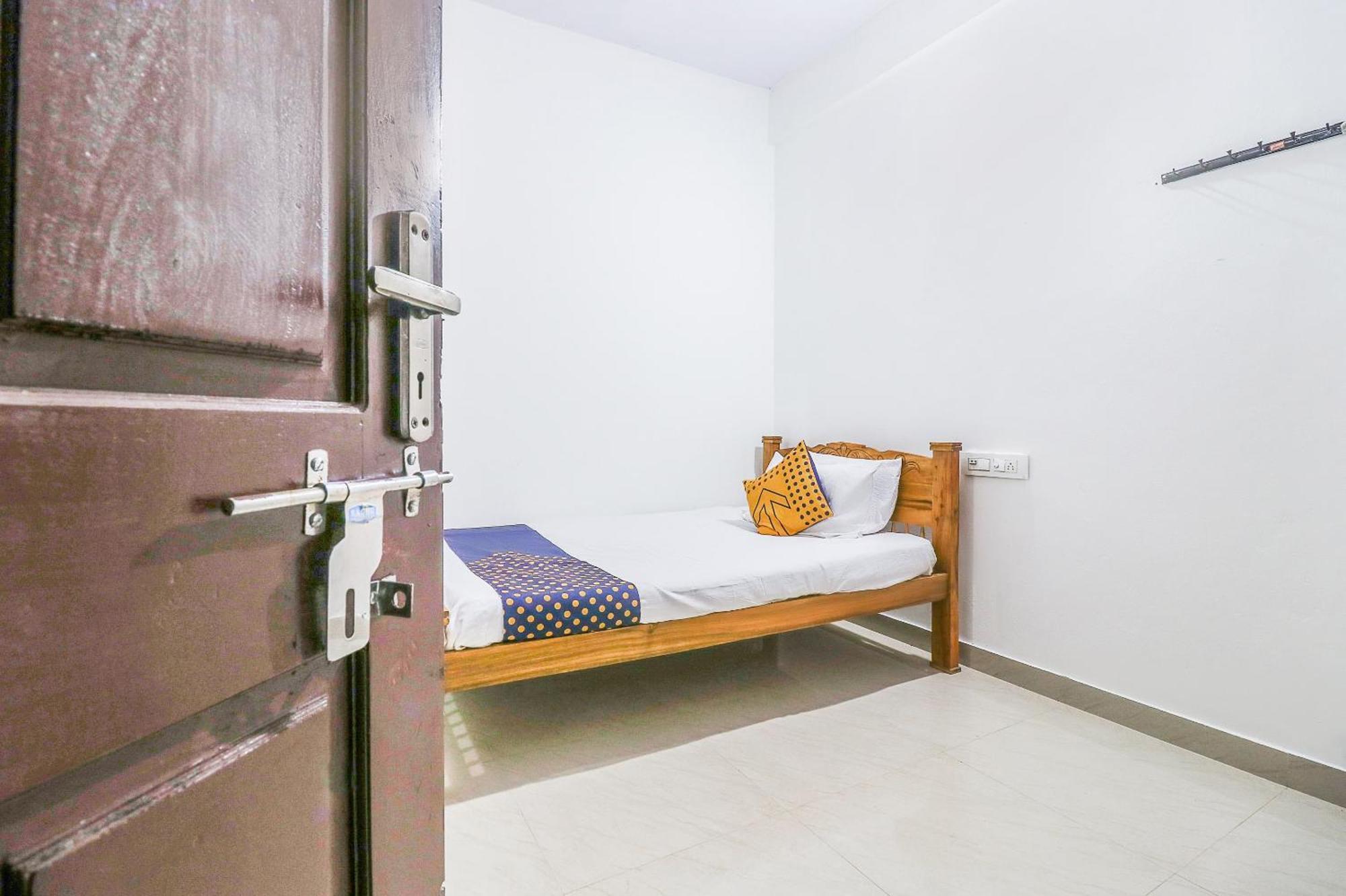 Spot On Rohini Inn Kadampuzha Kottakkal Luaran gambar