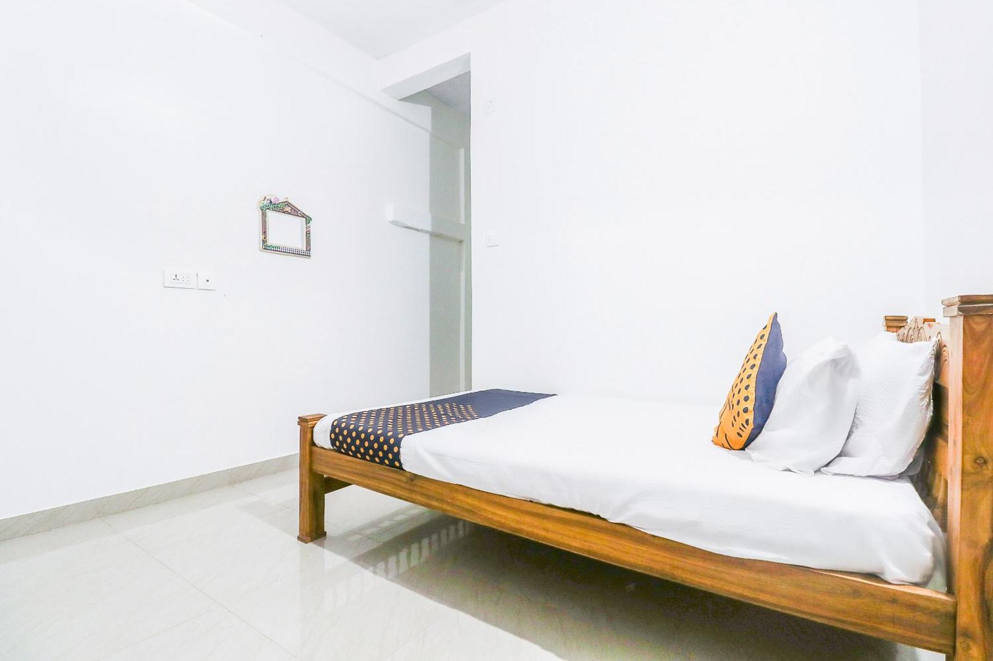 Spot On Rohini Inn Kadampuzha Kottakkal Luaran gambar