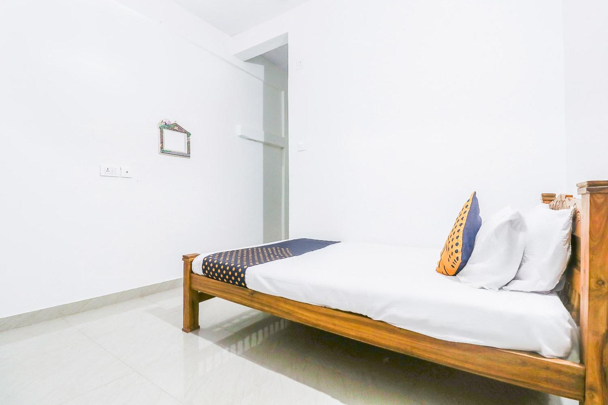 Spot On Rohini Inn Kadampuzha Kottakkal Luaran gambar